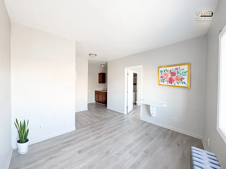 2921 S Saginaw St #2 — Photo 2