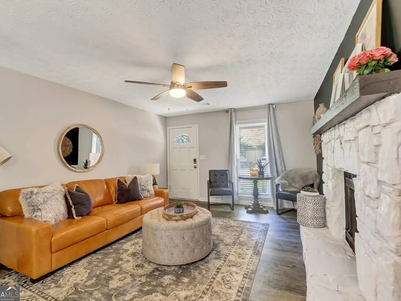 3 bed, 2.0 bath, 1200 sqft, $3,900 — Photo 2