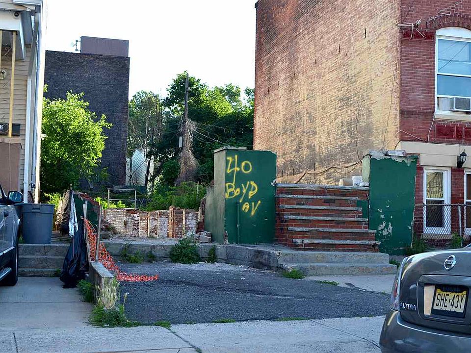 1st image of 40 Boyd Ave