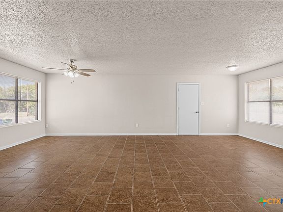 5th image of 305 Skyview Cir