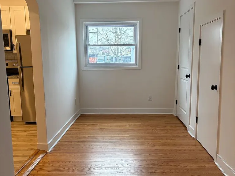 44 Yale Ave — Photo 4