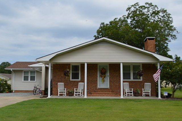 1st image of 105 Camellia Dr
