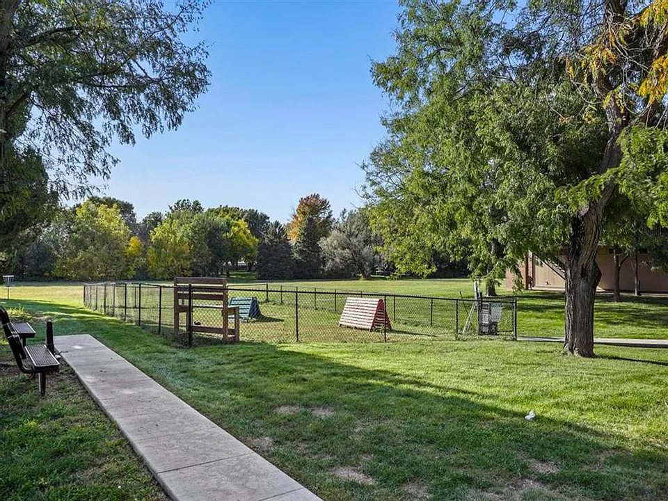 Dog park at Kearney Apartment Homes.