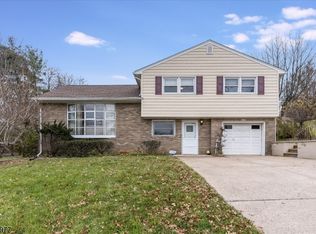 1375 Ratzer Rd, Wayne, NJ 07470