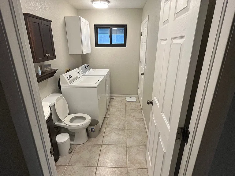 1470 W Alaska Pl — Photo 17