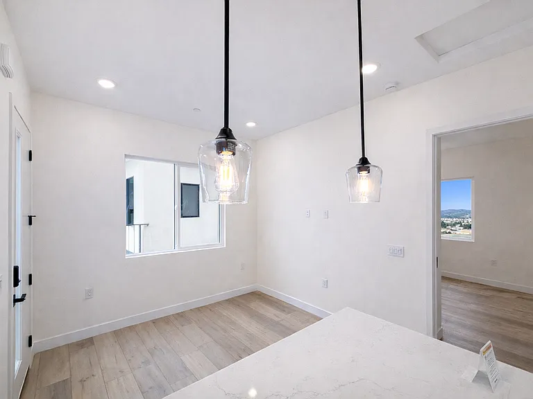 Brand New | 1613 Burton — Photo 32
