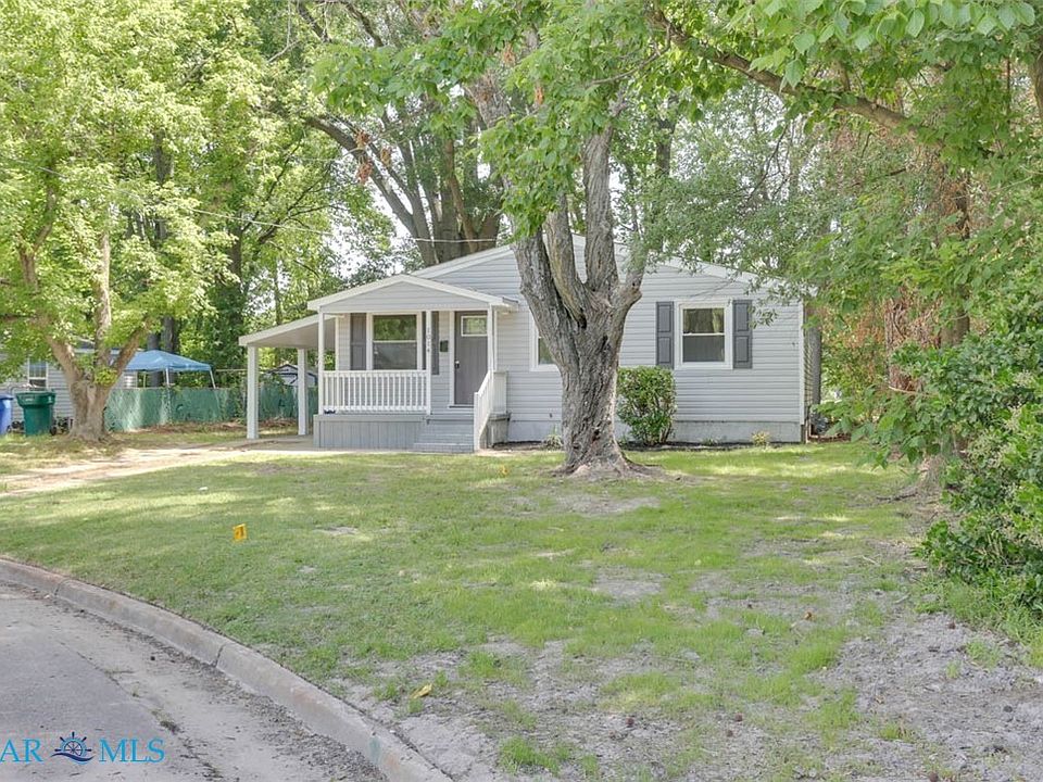 1st image of 1014 Russell Ct E