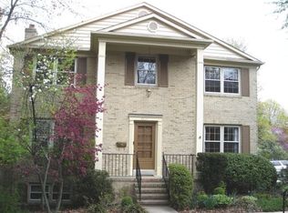 9527 Hunt Square Ct, Springfield, VA 22153