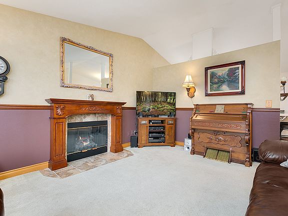 2nd image of 420 95th Dr SE