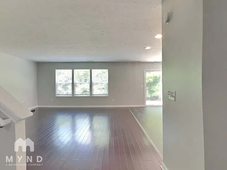 8042 Loveridge Dr — Photo 5