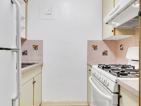 4th image of 1206 1st Ave #4B