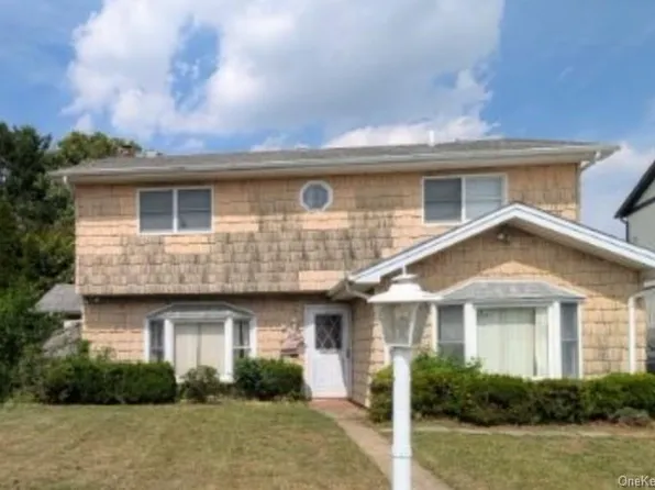 2407 Madison Drive, East Meadow, NY 11554