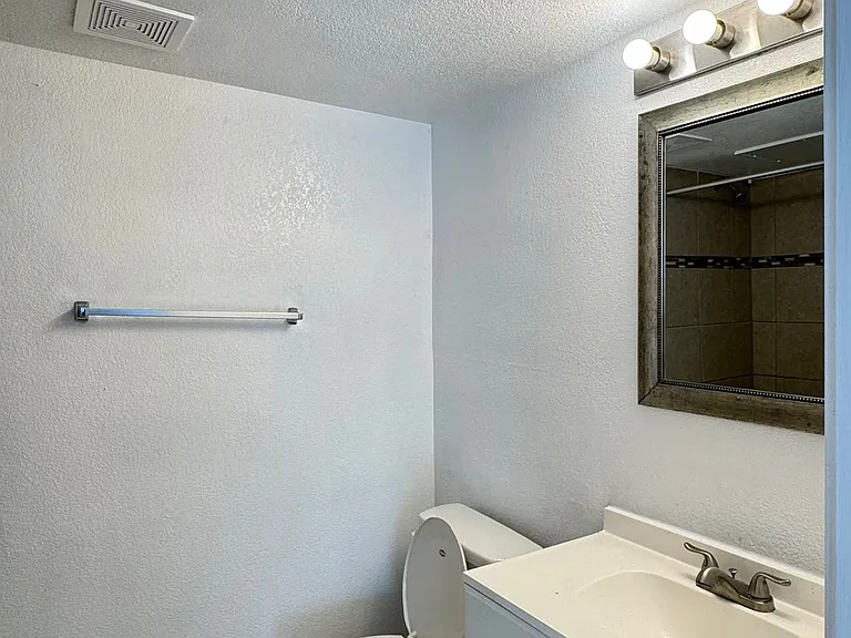 Mesa Park II (Bella Capri) — Photo 10