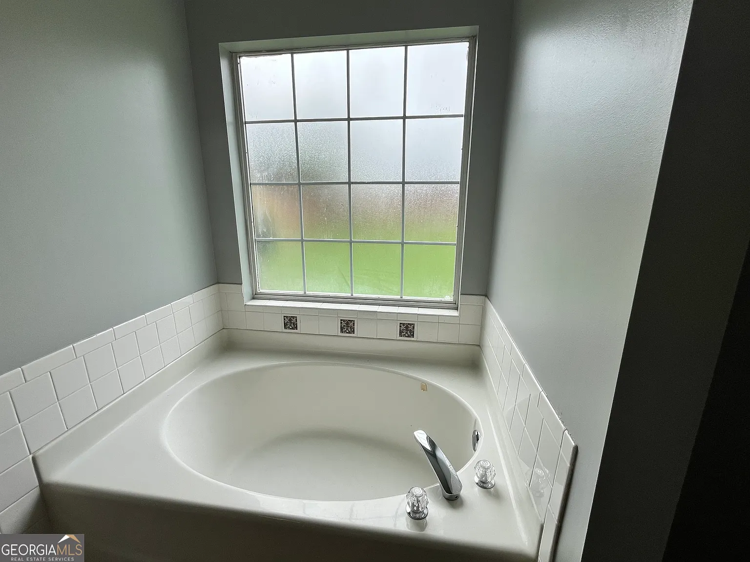 3 bed, 2.0 bath, $1,935 — Photo 4