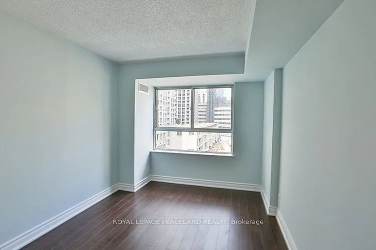 44 Gerrard St W #704 — Photo 13