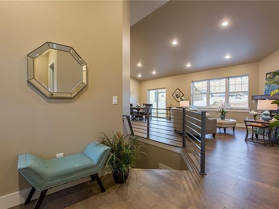 4th image of 4605 Silver Creek Trl