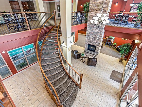 3rd image of 45 Inglewood Dr #103