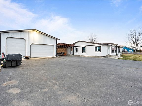 2nd image of 2211 W Sielaff Lane