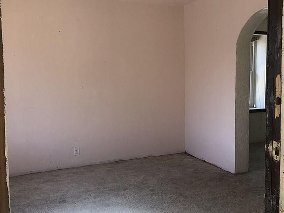3rd image of 324 Perez St
