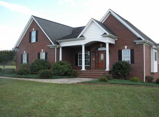2262 Overlook Rd, Denton, NC 27239