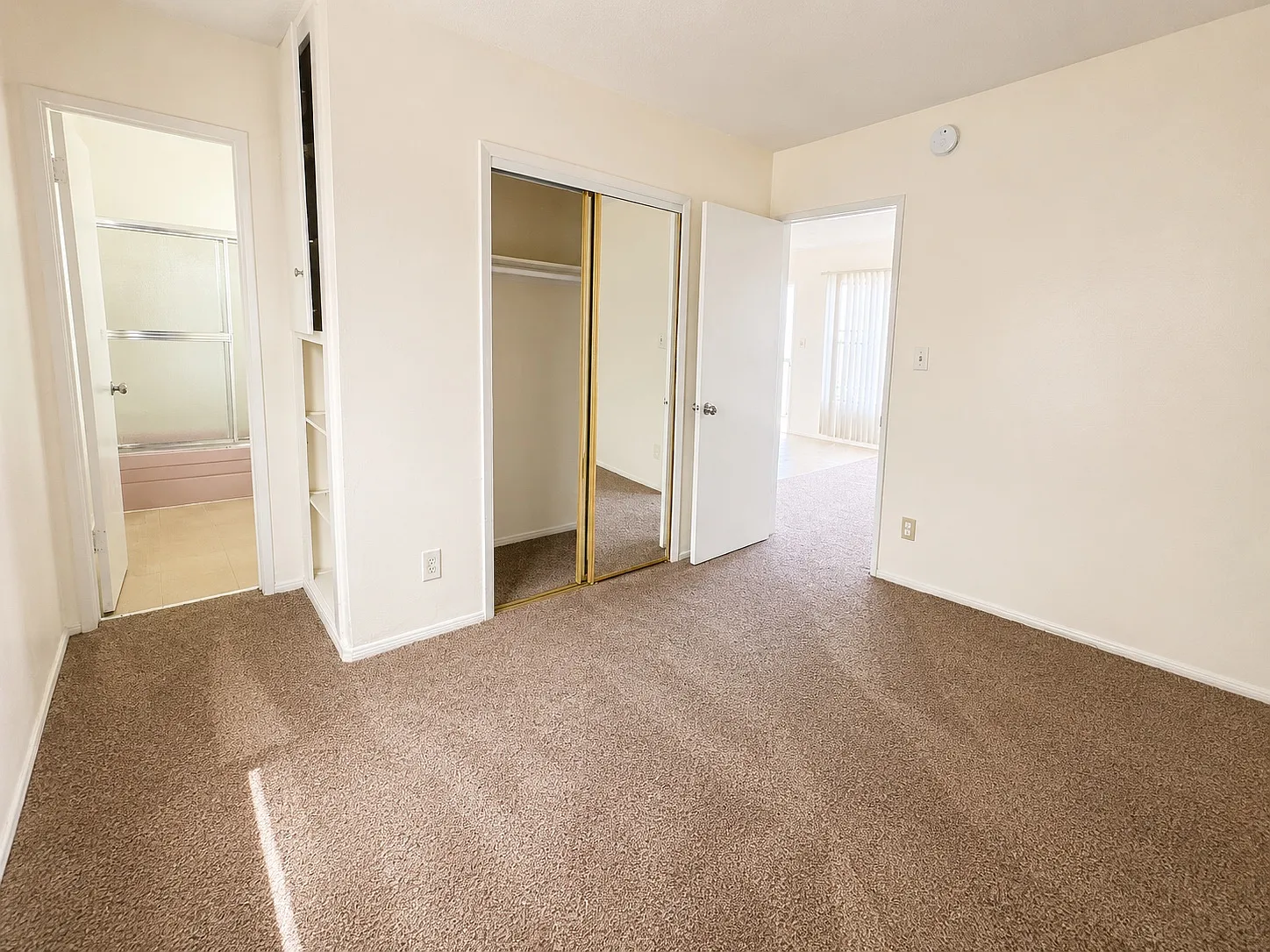 1 bed, 650 sqft, $1,575 — Photo 4