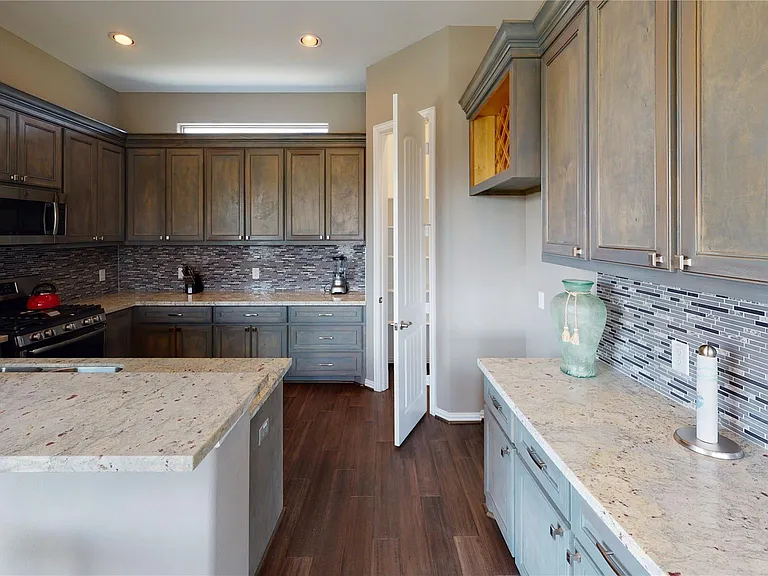 3911 Griggs Rd — Photo 35