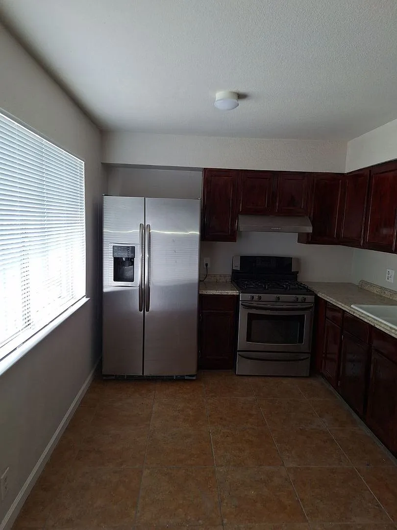 3 Bedroom 1.5 Bathroom Cheyenne & Civic Center — Photo 2