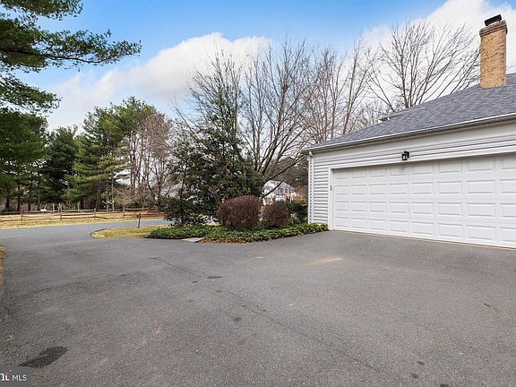 4th image of 13505 Straw Bale Ln