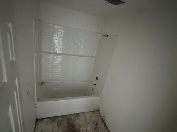3rd image of 1412 E 9th St 5-unit 5