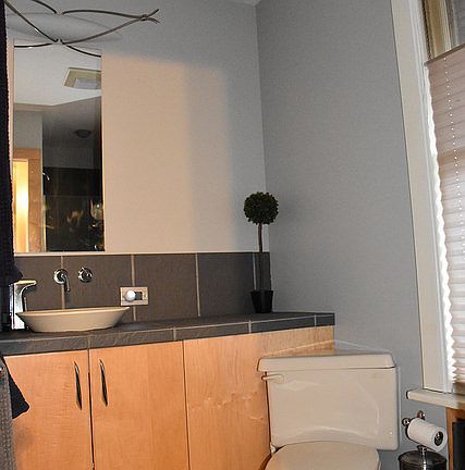 2nd image of 525 N Lombard Ave