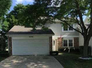 1046 Colony Lake Dr, Schaumburg, IL 60194