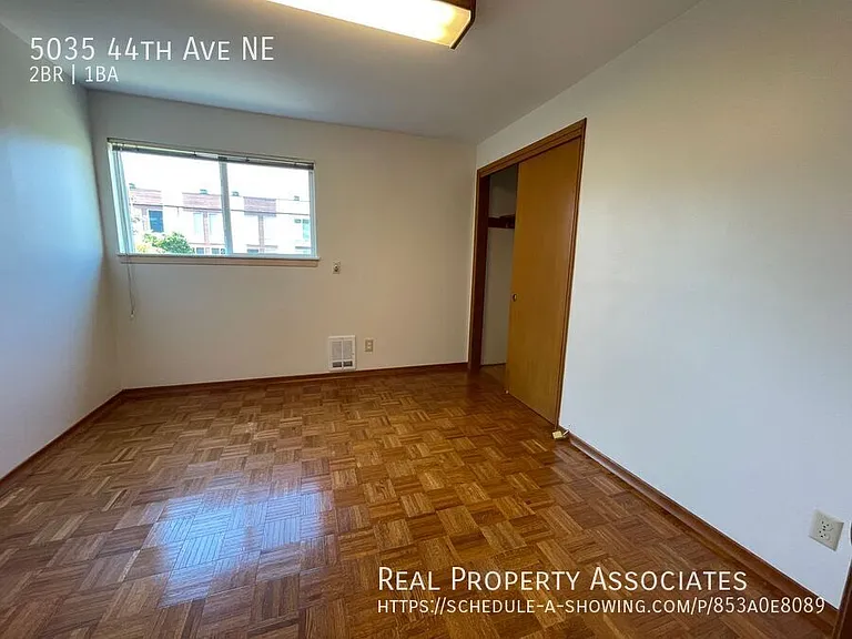 5035 44th Ave NE — Photo 9