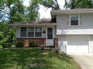 8704 W 80th St, Overland Park, KS 66204