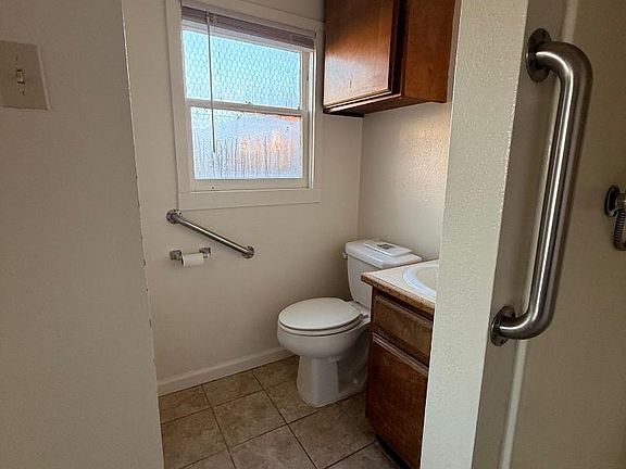 5th image of 611 S Fortuna Blvd #7