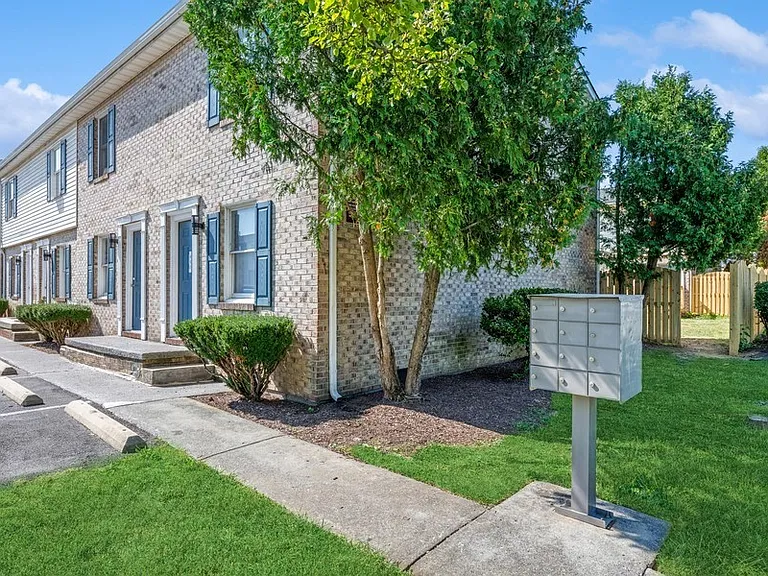 Fort Collier Terrace — Photo 3