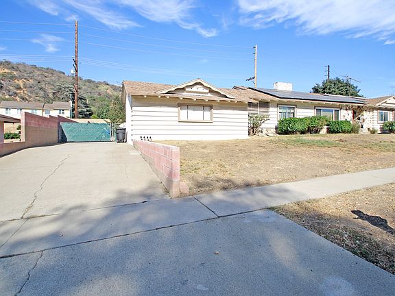 3rd image of 535 Smoketree Dr