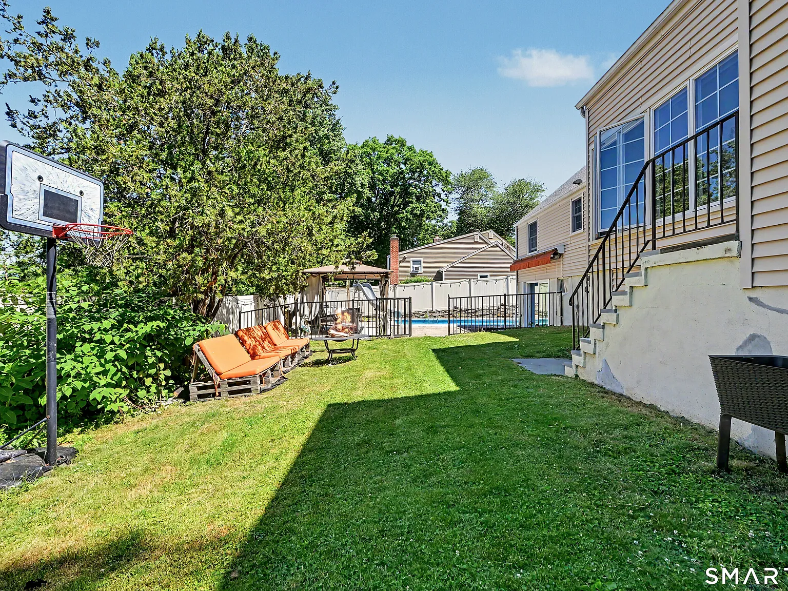 4 bed, 3.0 bath, 2346 sqft, $6,450 — Photo 2