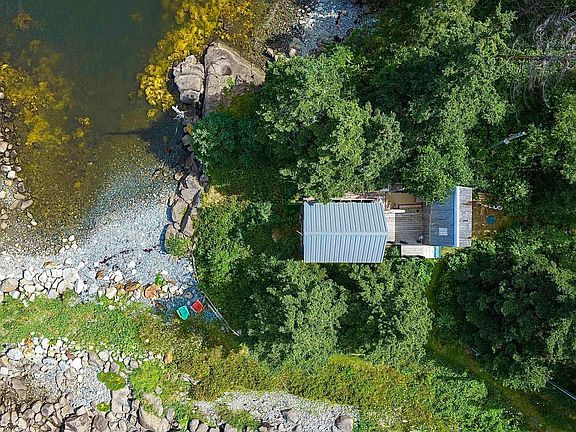 3rd image of 61 Little Harbour Rd