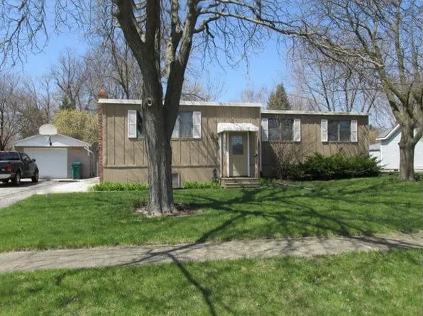 41 N Pampas Dr, Cortland, IL 60112