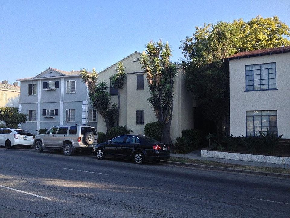 2nd image of 5664 San Vicente Blvd