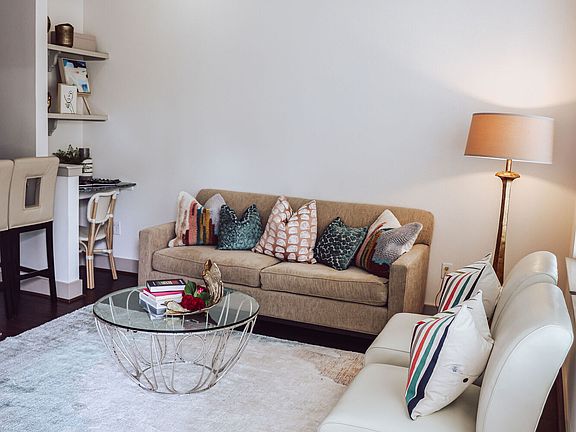 4th image of 2630 Tanglewood St #261