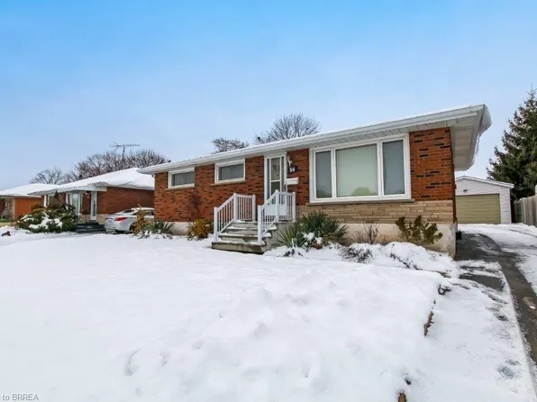 56 Balmoral Dr, Brantford, ON N3R 5B9