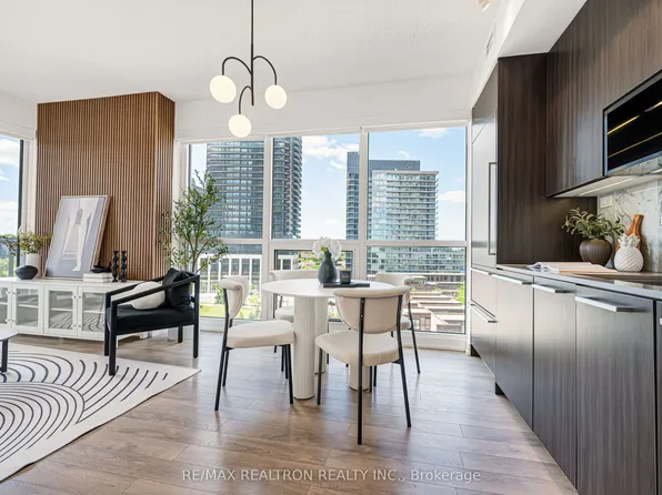 115 McMahon Dr #703, Toronto, ON M2K 0C2