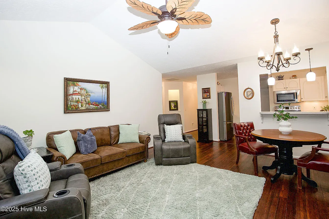2 bed, 1129 sqft, $1,800 — Photo 4