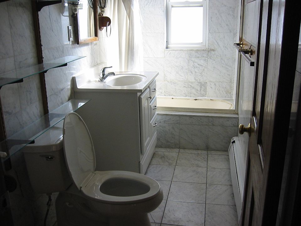 1st image of 7 Eric Rd #5