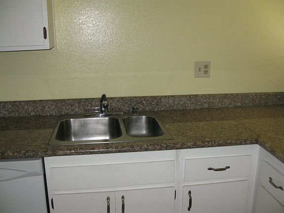 4th image of 1055 N Capitol Ave APT 18