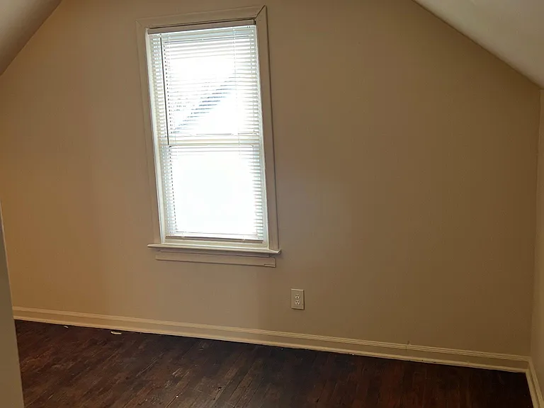 27321 Hopkins St — Photo 10