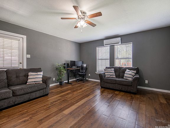 5th image of 139 MARY HELEN DR