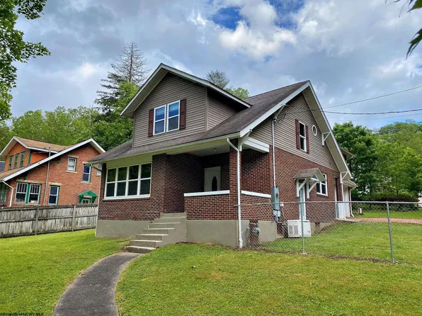 102 Harpertown Rd, Elkins, WV 26241