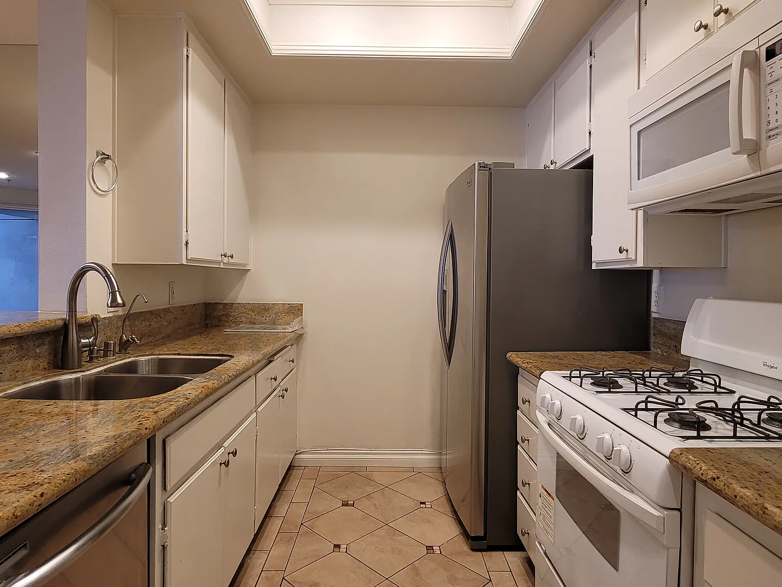 2 bed, 2.0 bath, 867 sqft, $2,695 — Photo 4